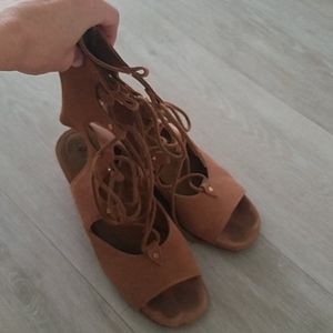 chloe sandals